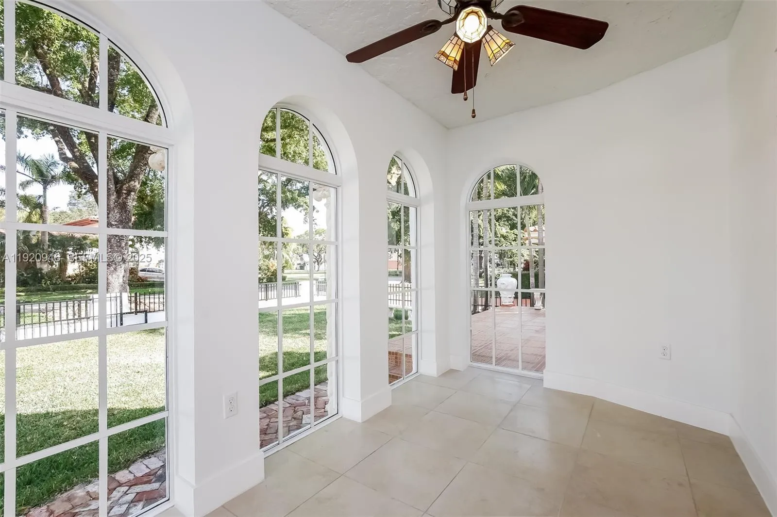 Coral Gables, Florida 33134, United States, 4 Bedrooms Bedrooms, ,4 BathroomsBathrooms,Residential,Pending,250456