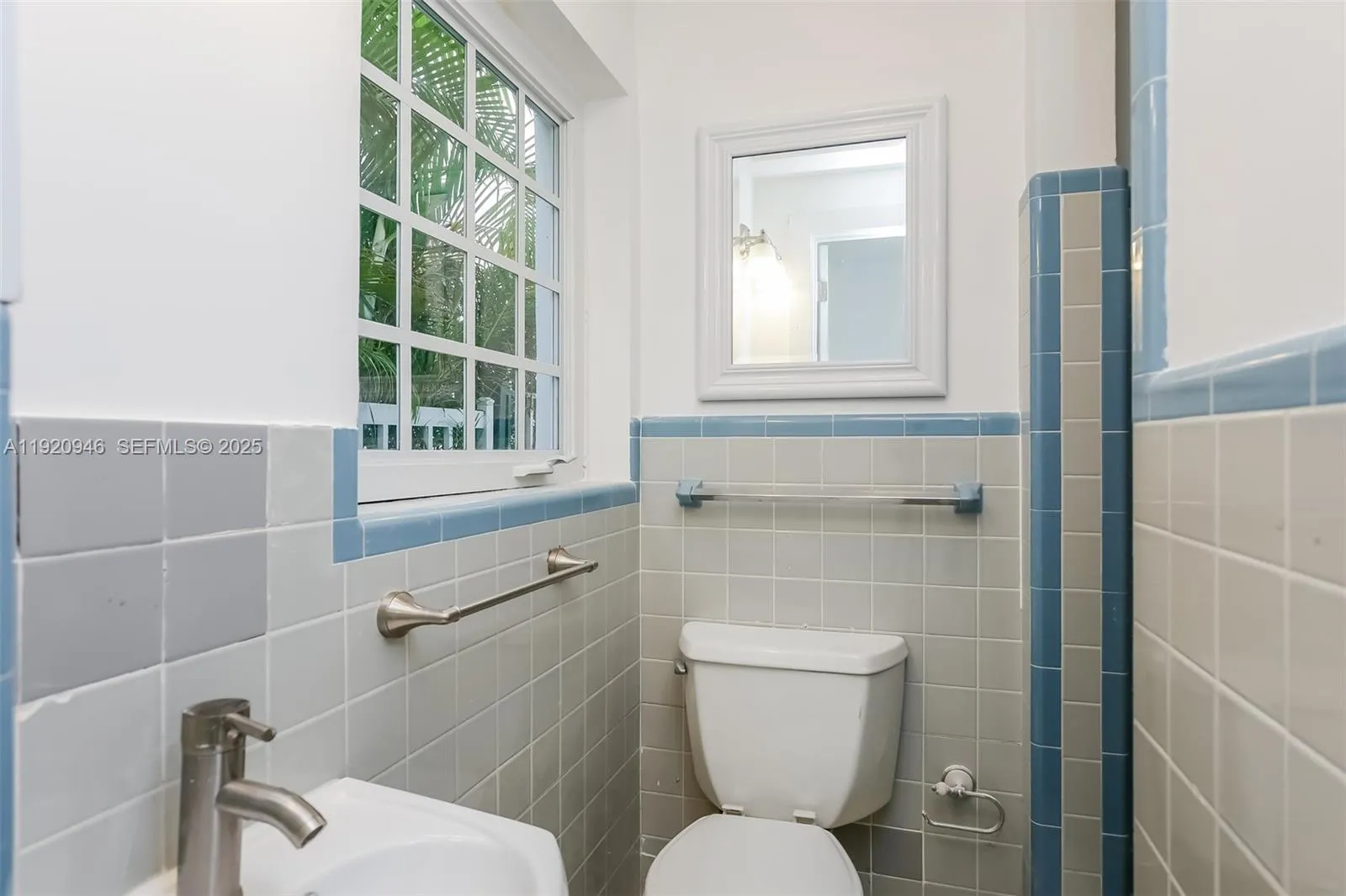 Coral Gables, Florida 33134, United States, 4 Bedrooms Bedrooms, ,4 BathroomsBathrooms,Residential,Pending,250456