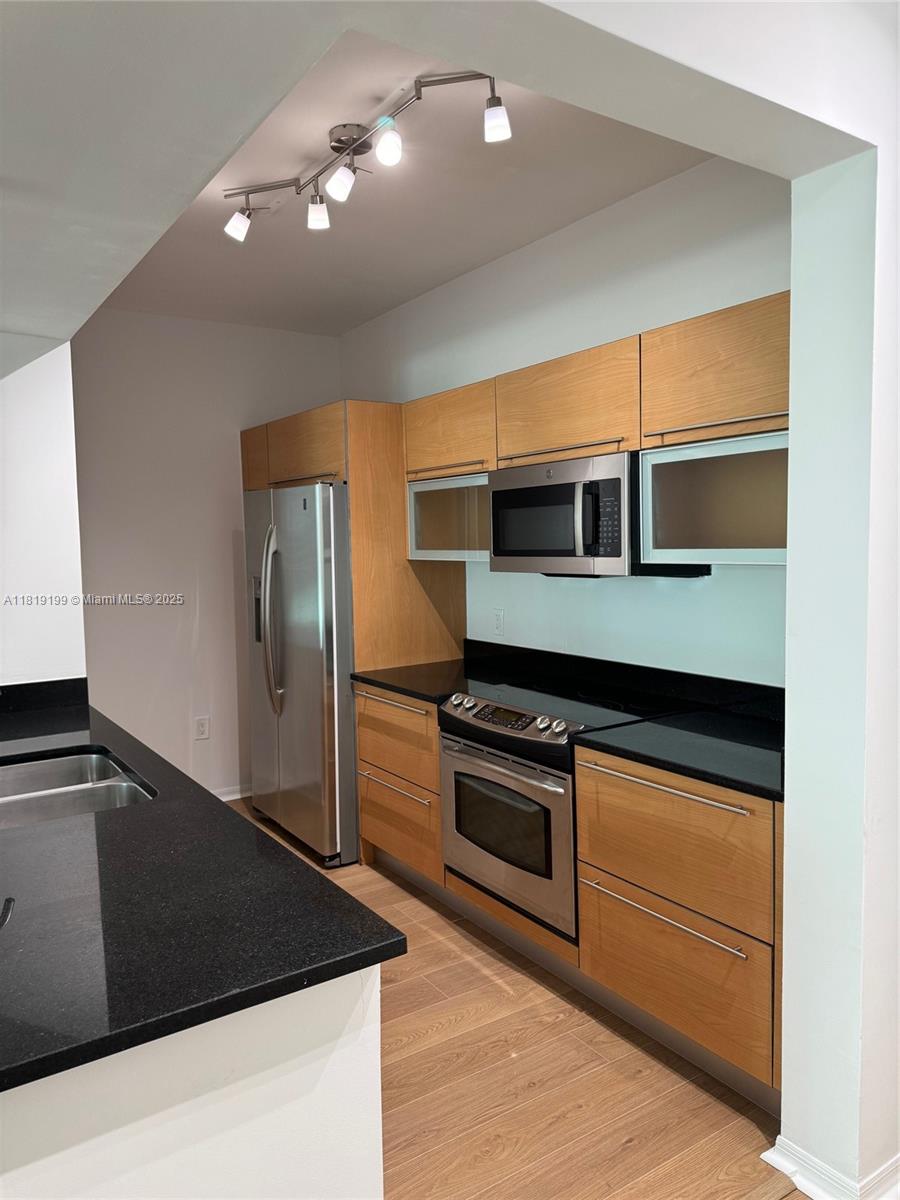 Rental Property at 951 Brickell Ave 500, Miami, Broward County, Florida - Bedrooms: 1 
Bathrooms: 1  - $3,300 MO.