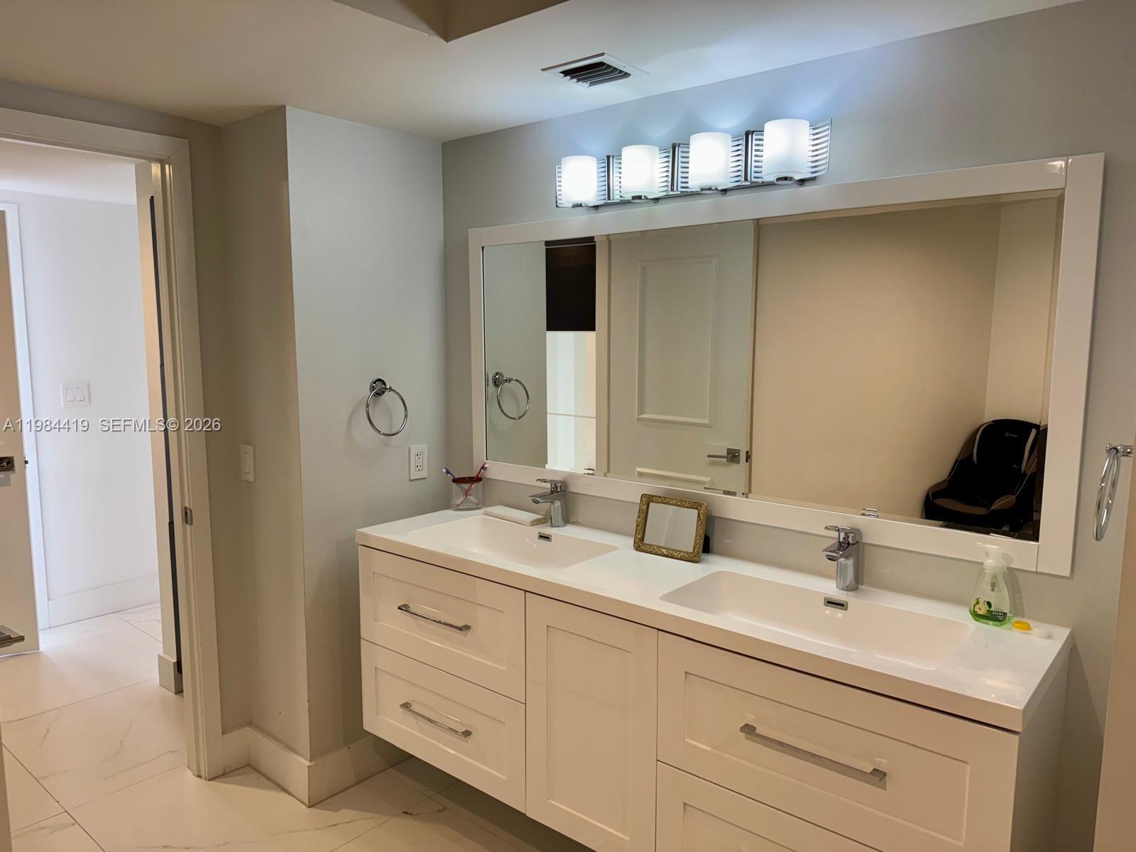 WILLIAMS ISLAND - Residential