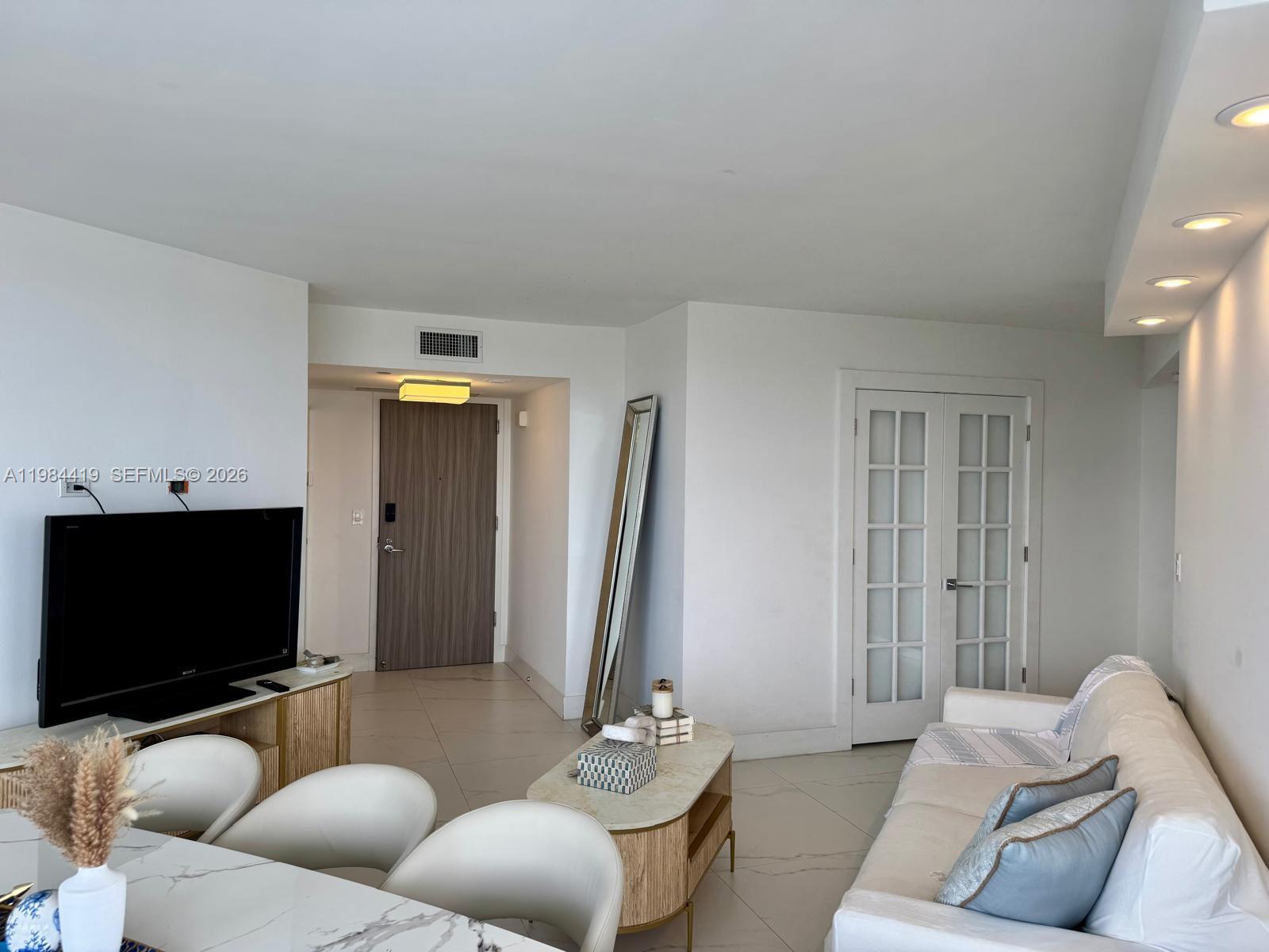 WILLIAMS ISLAND - Residential