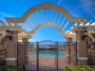 EAGLE CREEK. VILLAGE - Residential Lease