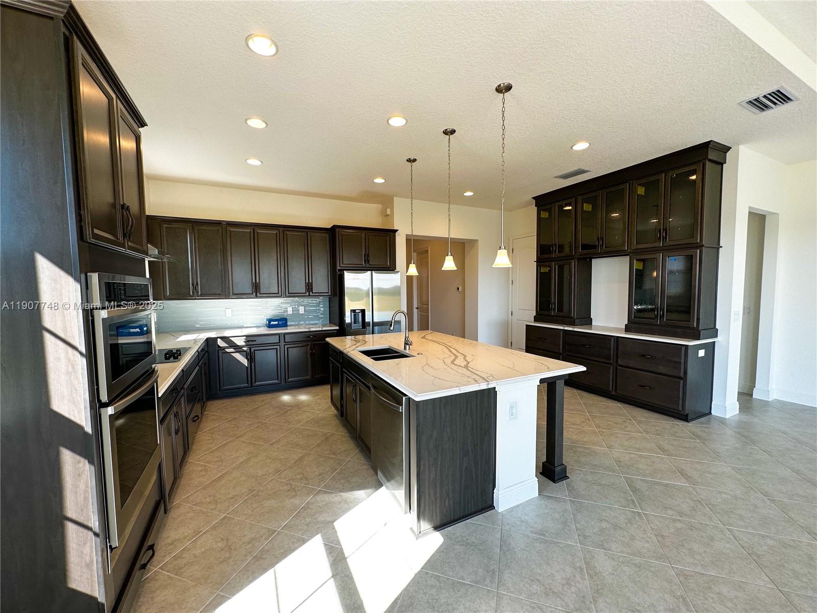 EAGLE CREEK. VILLAGE - Residential Lease