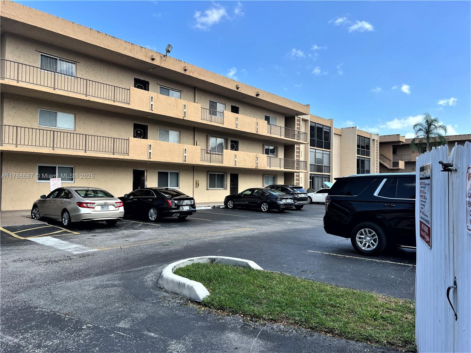 8401 Sw 107th Ave 121E, Miami, Broward County, Florida - 2 Bedrooms  
2 Bathrooms - 