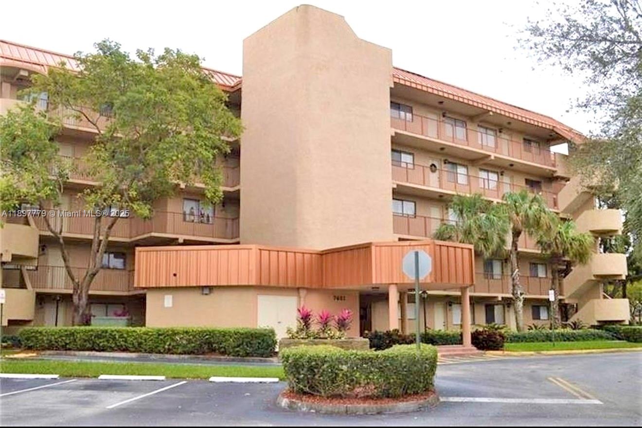 Rarely available unit in Plantation Forest. Wonderfully updated condo with 2 bedrooms, 2 bathrooms, eat-in kitchen, office or den, in the heart of Plantation. Updated kitchen, bathrooms, master closet, flooring, kitchen appliances. Newer A/C & washer/dryer. Renovated walk-in closets. Large open balcony overlooking pool area. 2 parking spaces. Kids play area. Desirable community in a great, convenient location, close to schools, shopping, dining & much more.