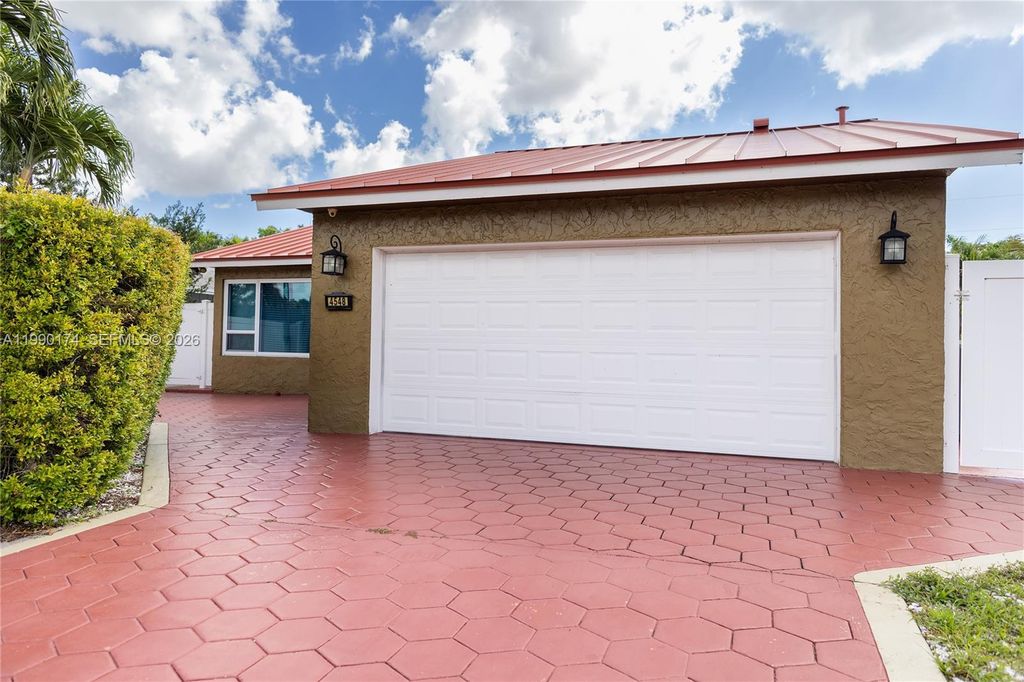 Photo of 4548 SW 28th Way, Dania Beach, FL 33312 (MLS # A11990174)