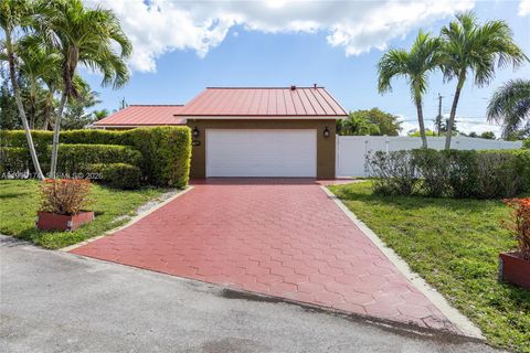 Photo of 4548 SW 28th Way, Dania Beach, FL 33312 (MLS # A11990174)