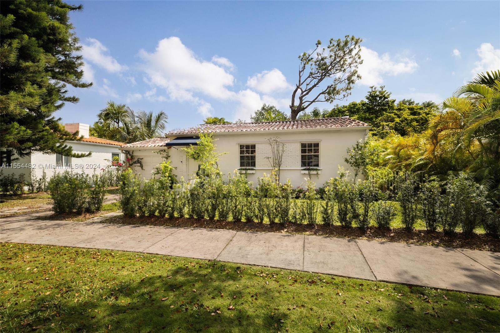Property for Sale at 841 Alberca St St, Coral Gables, Broward County, Florida - Bedrooms: 3 
Bathrooms: 2  - $997,000