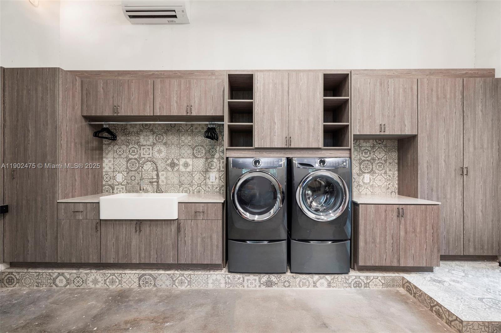 BAYSHORE UNIT NO 2 - Residential