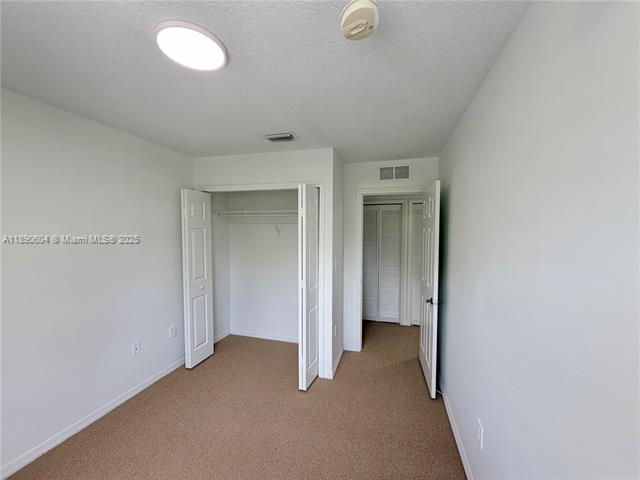 COUNTRY CLUB VILLAS TH CO - Residential Lease