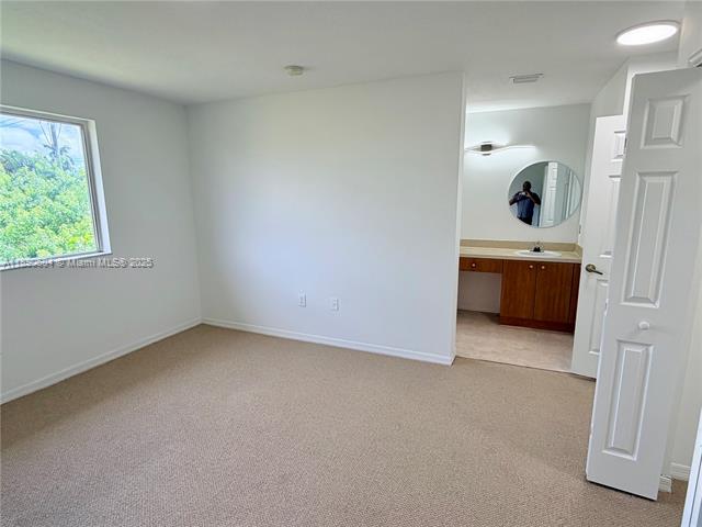 COUNTRY CLUB VILLAS TH CO - Residential Lease