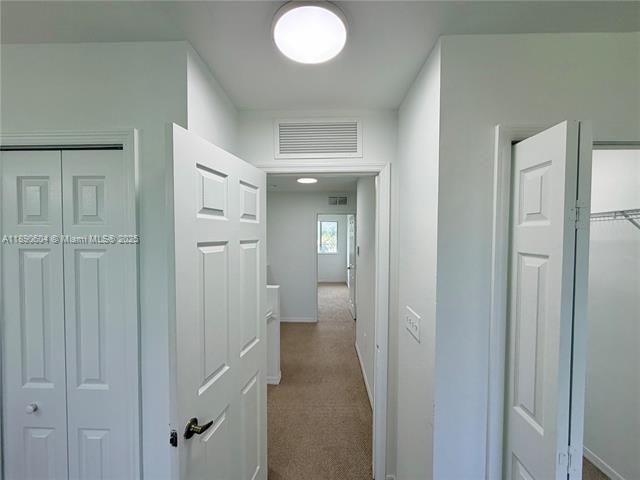 COUNTRY CLUB VILLAS TH CO - Residential Lease