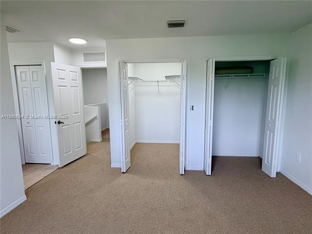 COUNTRY CLUB VILLAS TH CO - Residential Lease