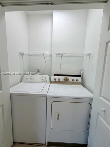 COUNTRY CLUB VILLAS TH CO - Residential Lease