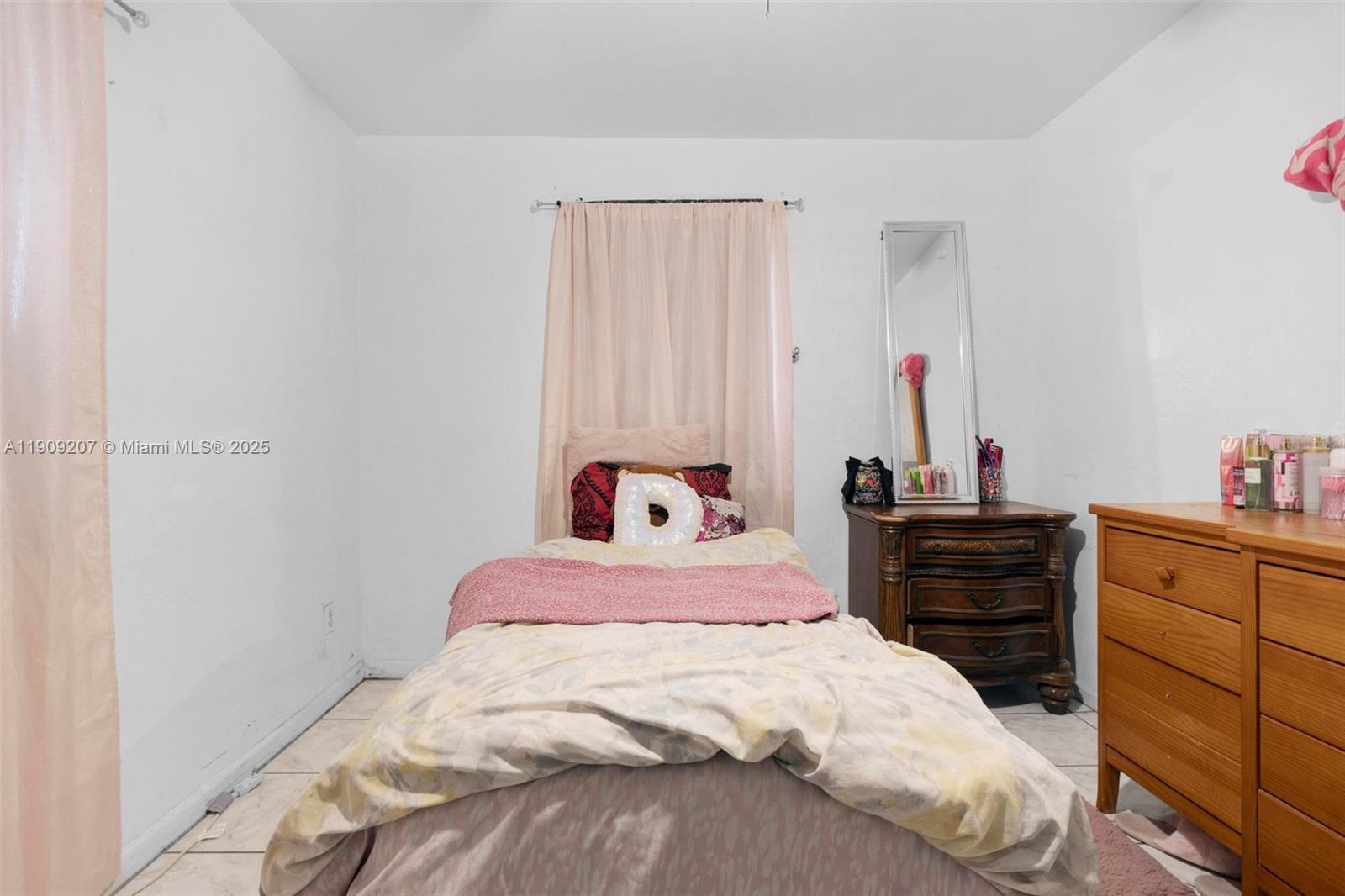 PINE TREE PARK - Residential