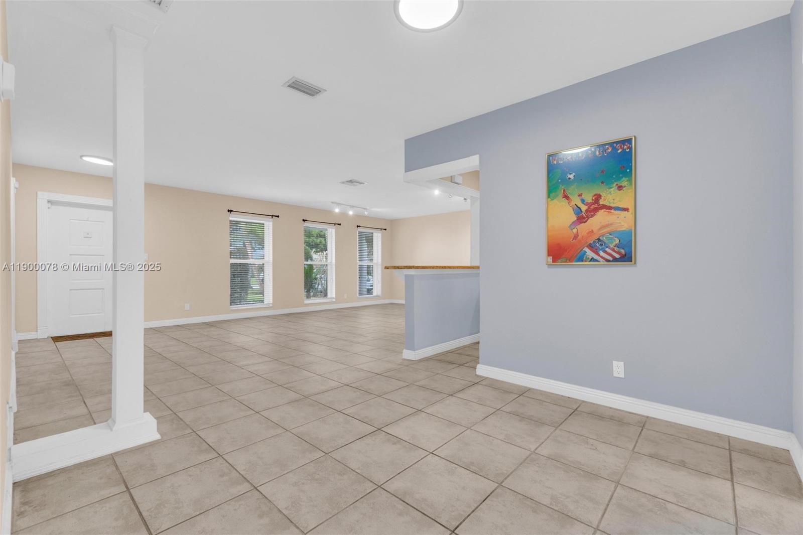 HOLLYWOOD LAKES SECTION - Residential