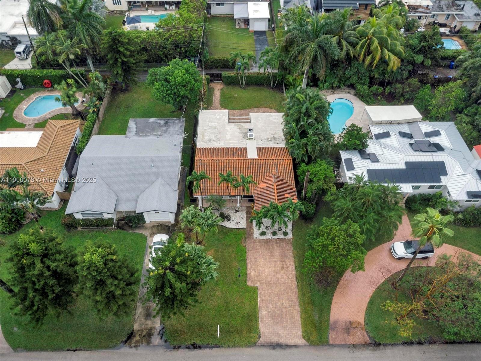 HOLLYWOOD LAKES SECTION - Residential