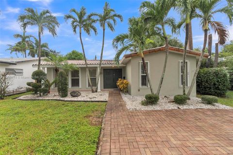 Photo of 1234 Buchanan St, Hollywood, FL 33019 (MLS # A11900078)