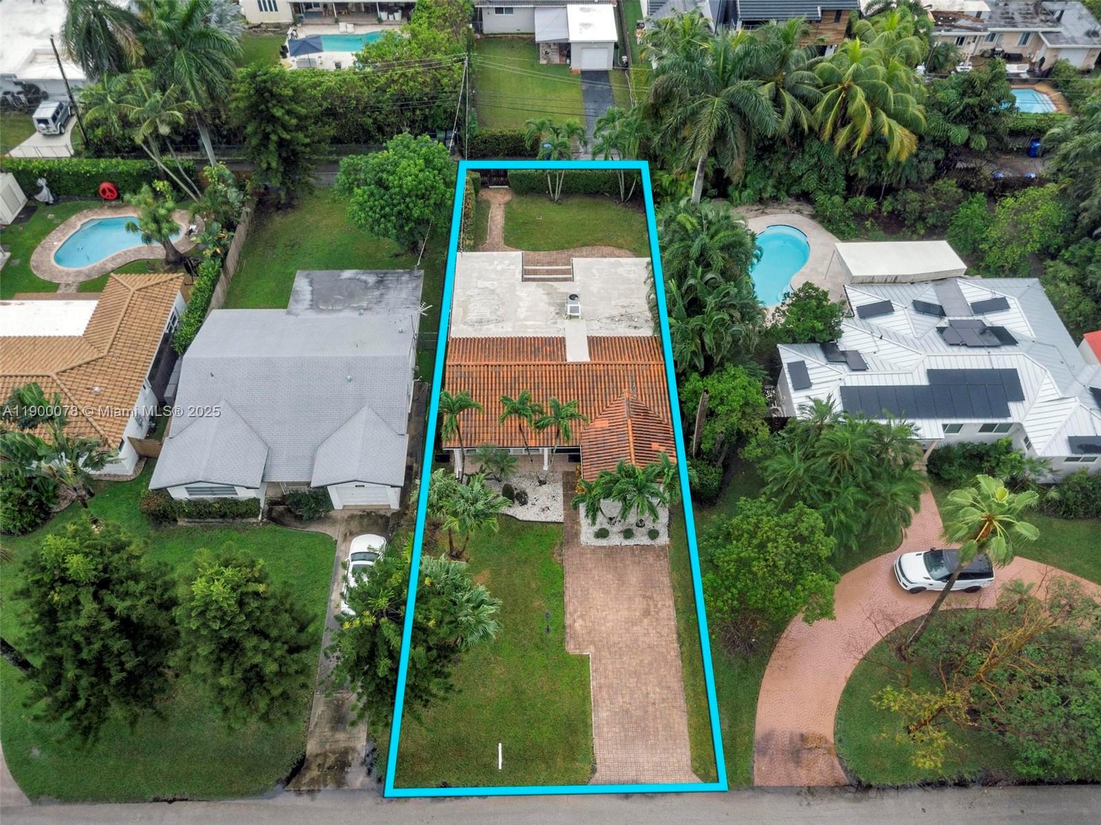 HOLLYWOOD LAKES SECTION - Residential