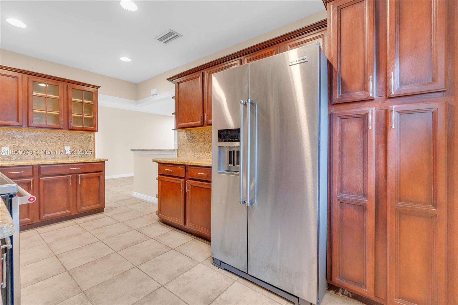 HOLLYWOOD LAKES SECTION - Residential