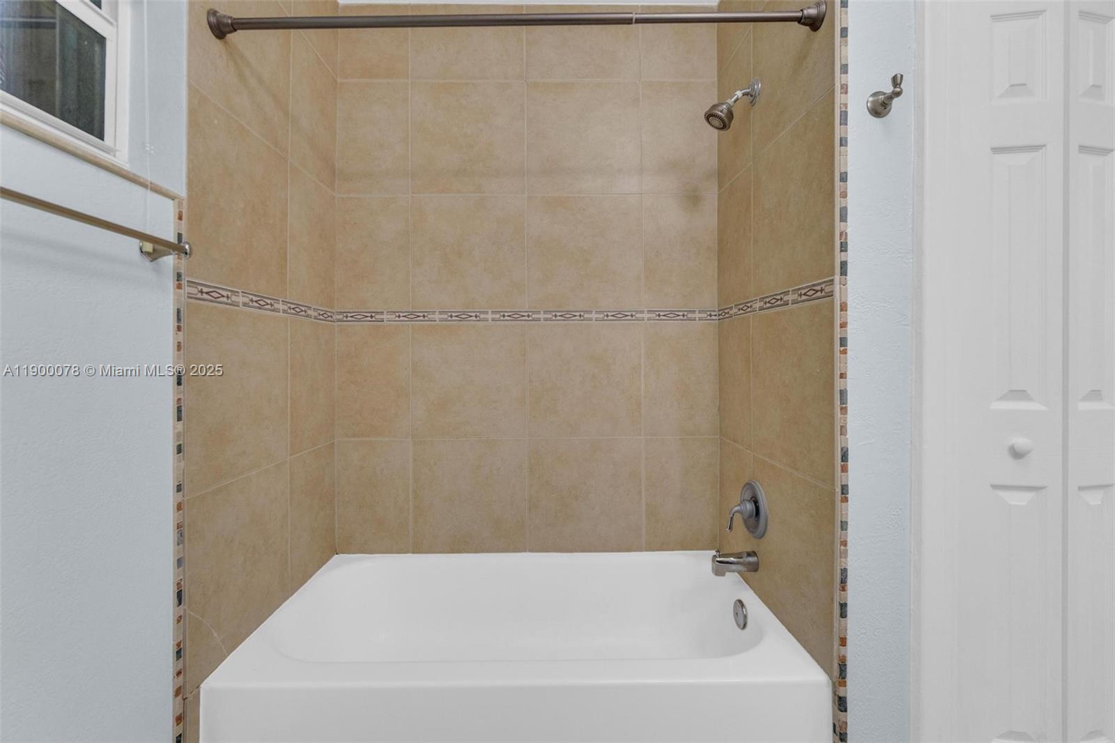 HOLLYWOOD LAKES SECTION - Residential