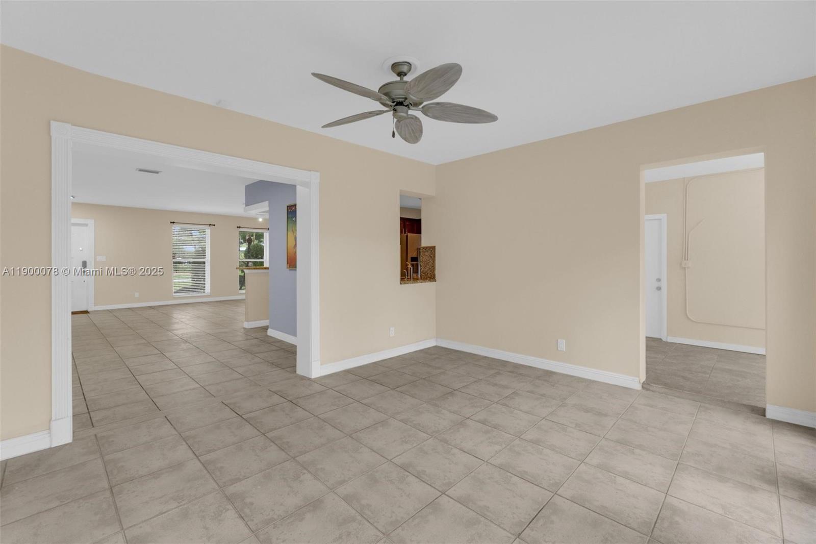 HOLLYWOOD LAKES SECTION - Residential