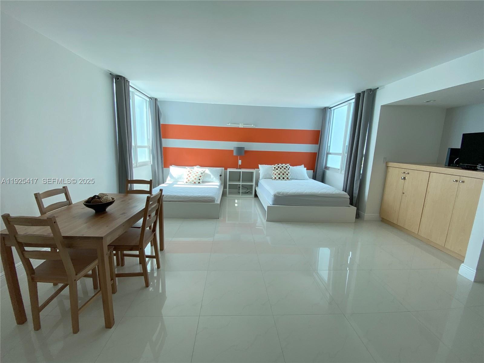 5445 Collins Ave 1504