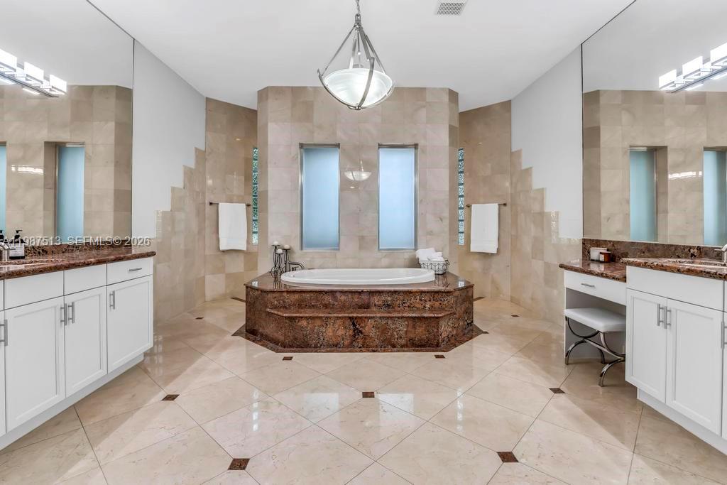 RIVERSTONE - Residential