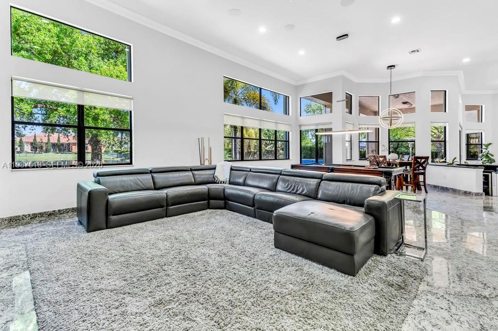 RIVERSTONE - Residential