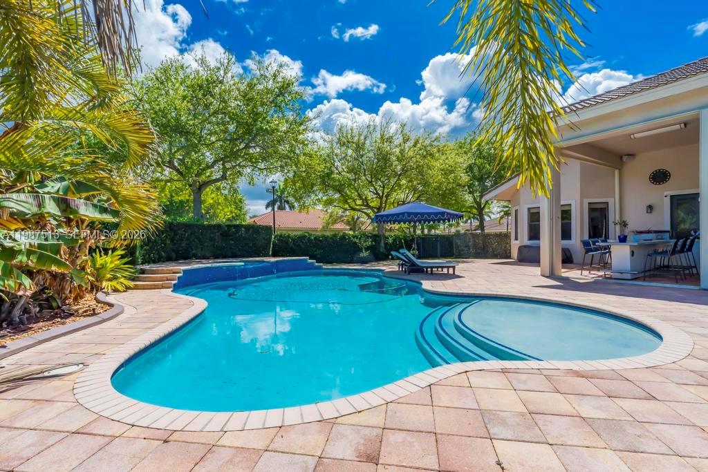 RIVERSTONE - Residential