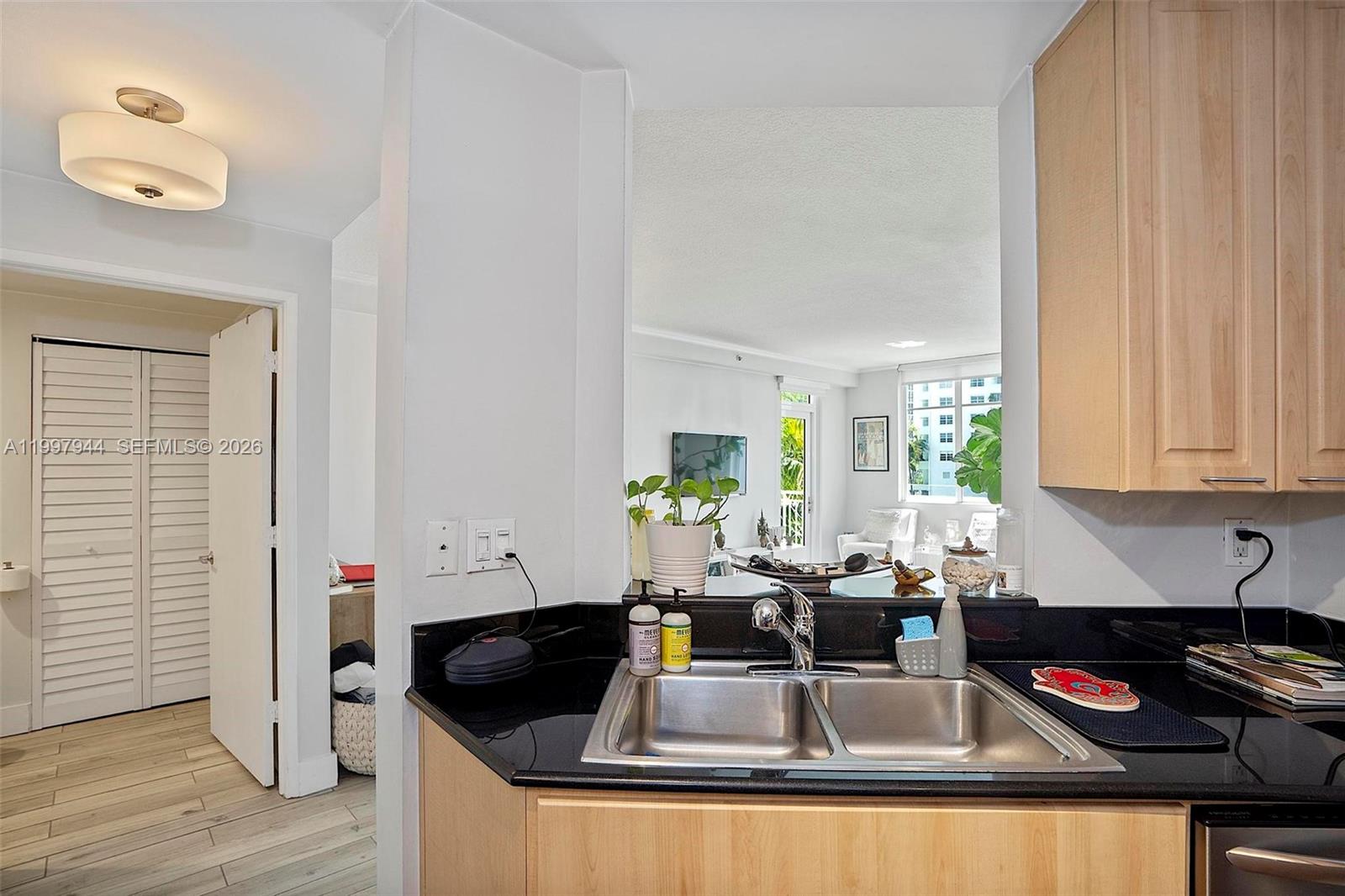 THE VISTAS CONDO - Residential Lease