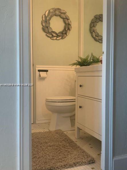 HOLLYWOOD TOWERS CONDO - Residential Lease