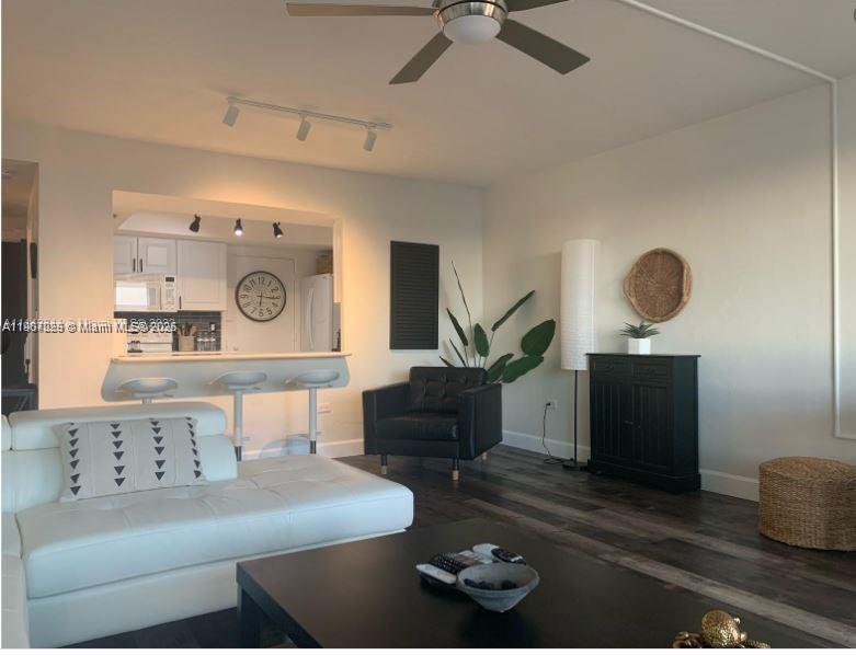 HOLLYWOOD TOWERS CONDO - Residential Lease