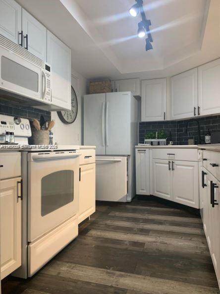 HOLLYWOOD TOWERS CONDO - Residential Lease