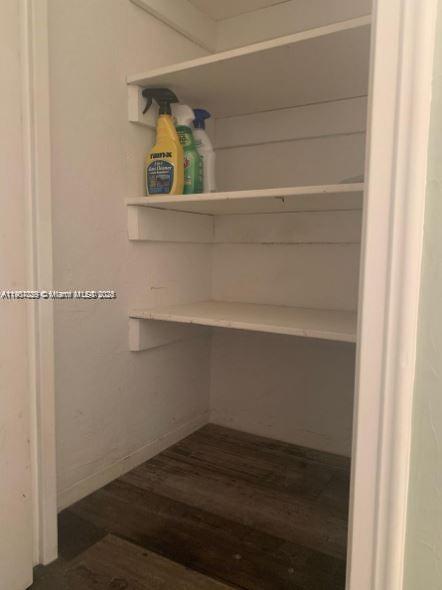 HOLLYWOOD TOWERS CONDO - Residential Lease