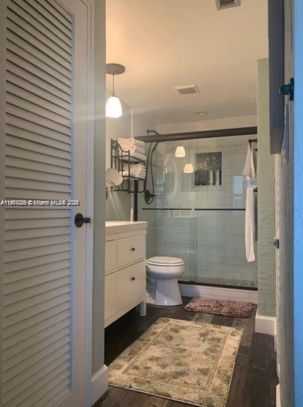 HOLLYWOOD TOWERS CONDO - Residential Lease