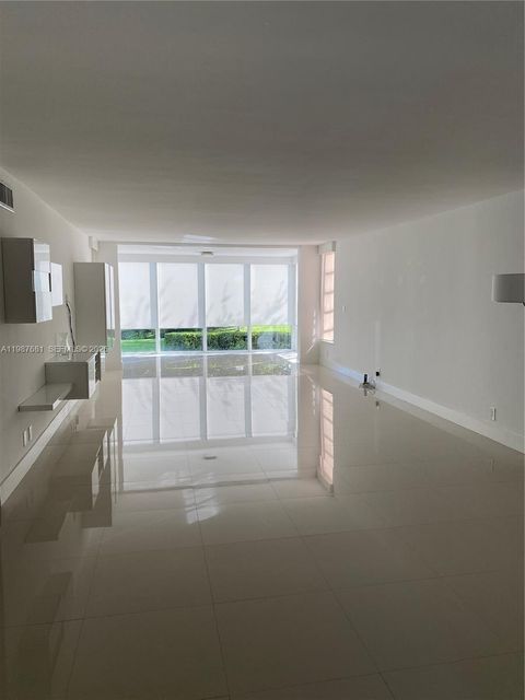 Photo of 4280 Oaks Ter #102, Pompano Beach, FL 33069 (MLS # A11987681)