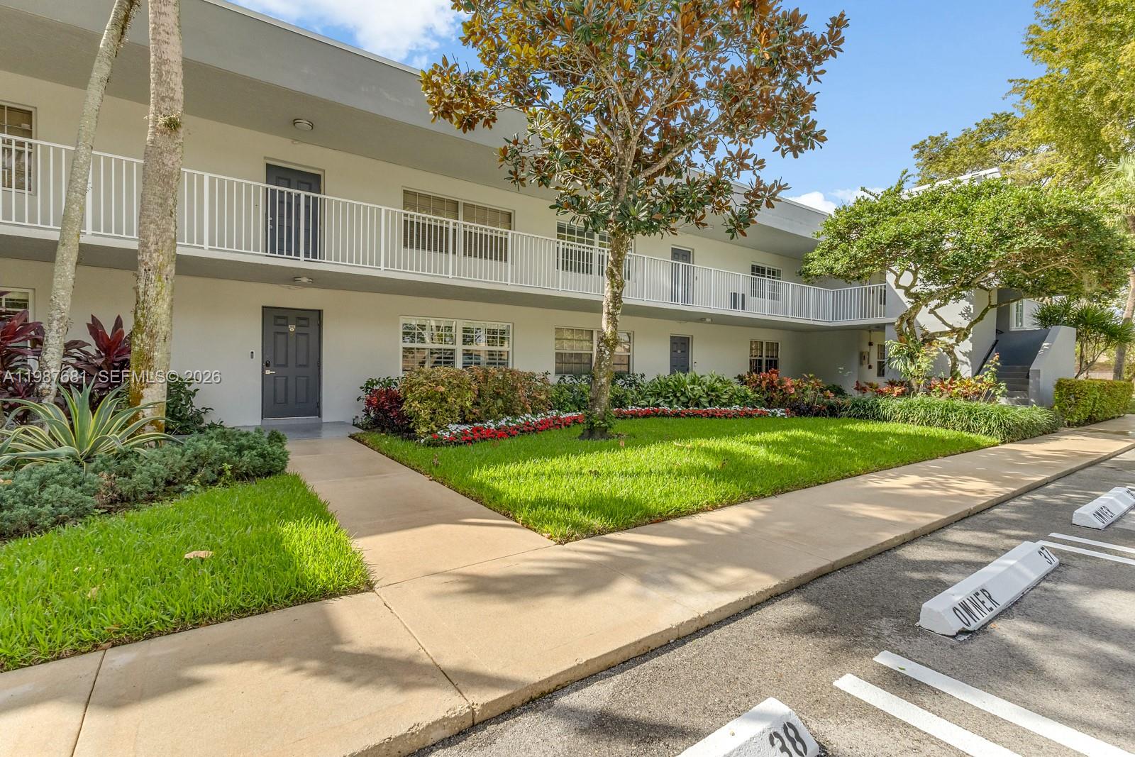 NO 14 PALM-AIRE COUNTRY C - Residential