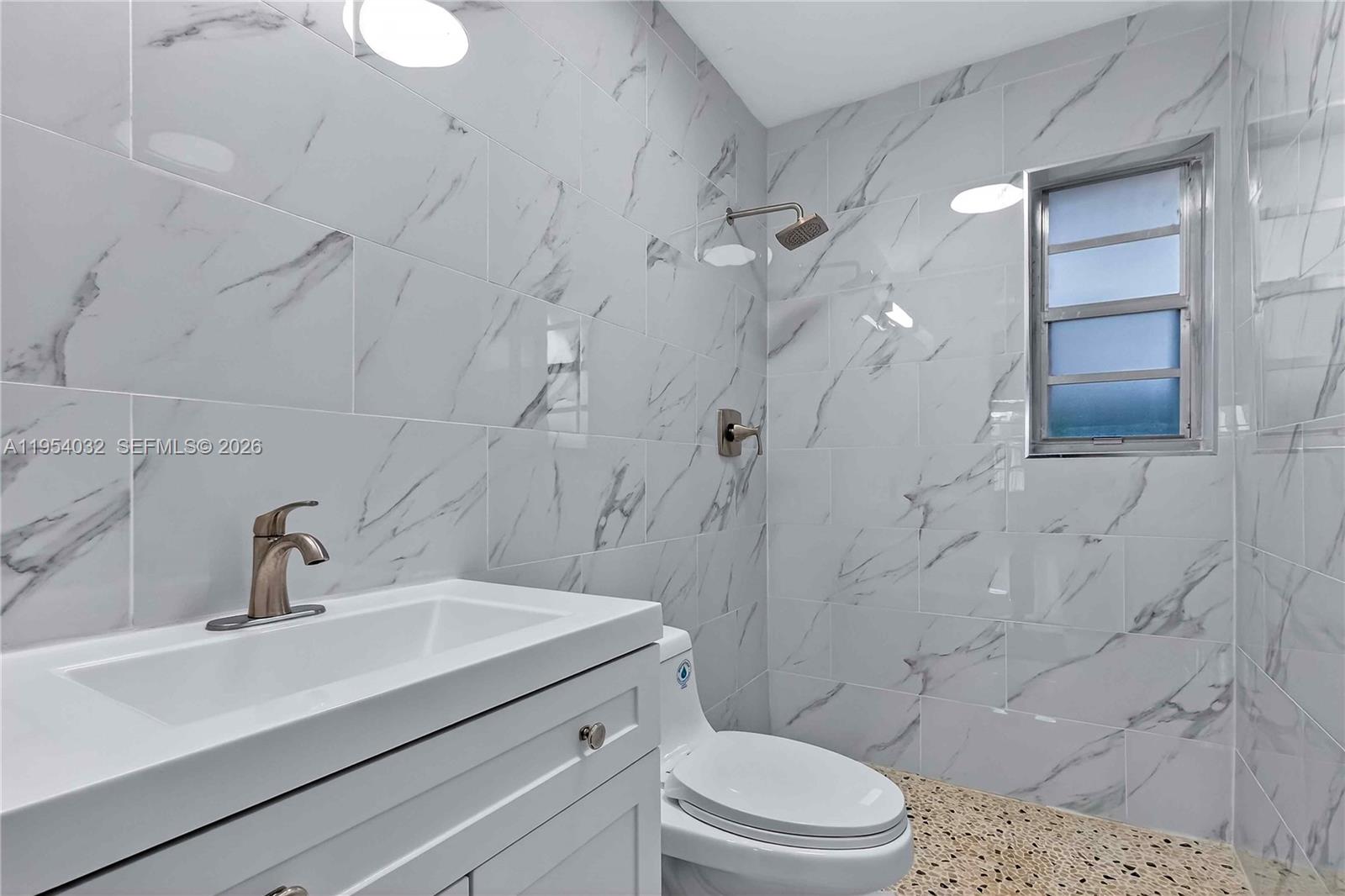 SILVER BLUFF EST SEC C - Residential