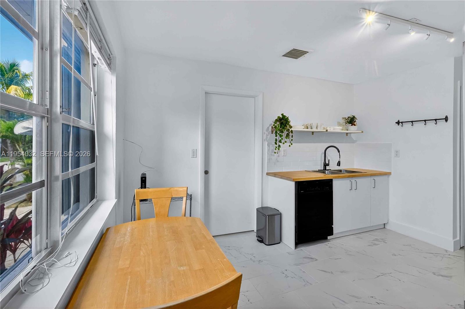 SILVER BLUFF EST SEC C - Residential