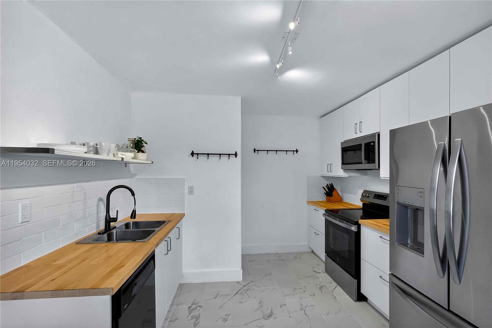 SILVER BLUFF EST SEC C - Residential