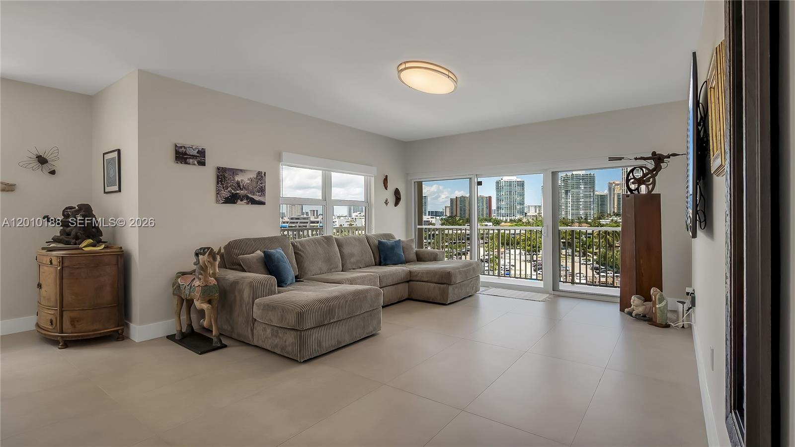 ARLEN HOUSE CONDO - Residential