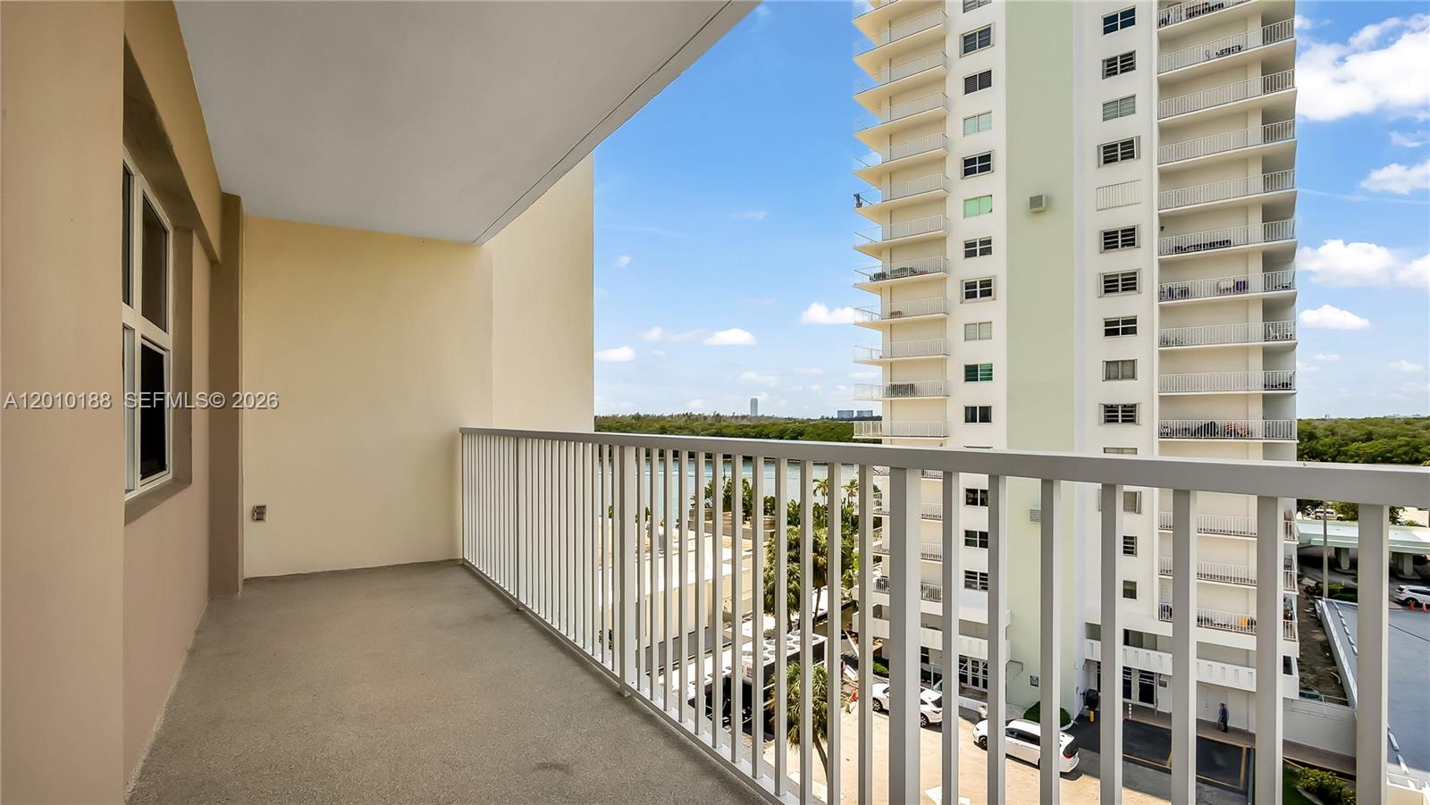 ARLEN HOUSE CONDO - Residential