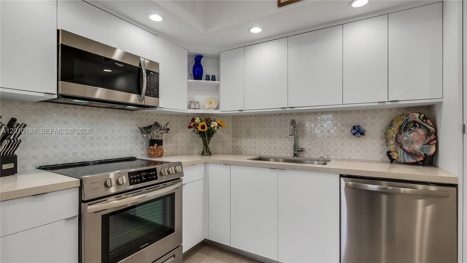 ARLEN HOUSE CONDO - Residential