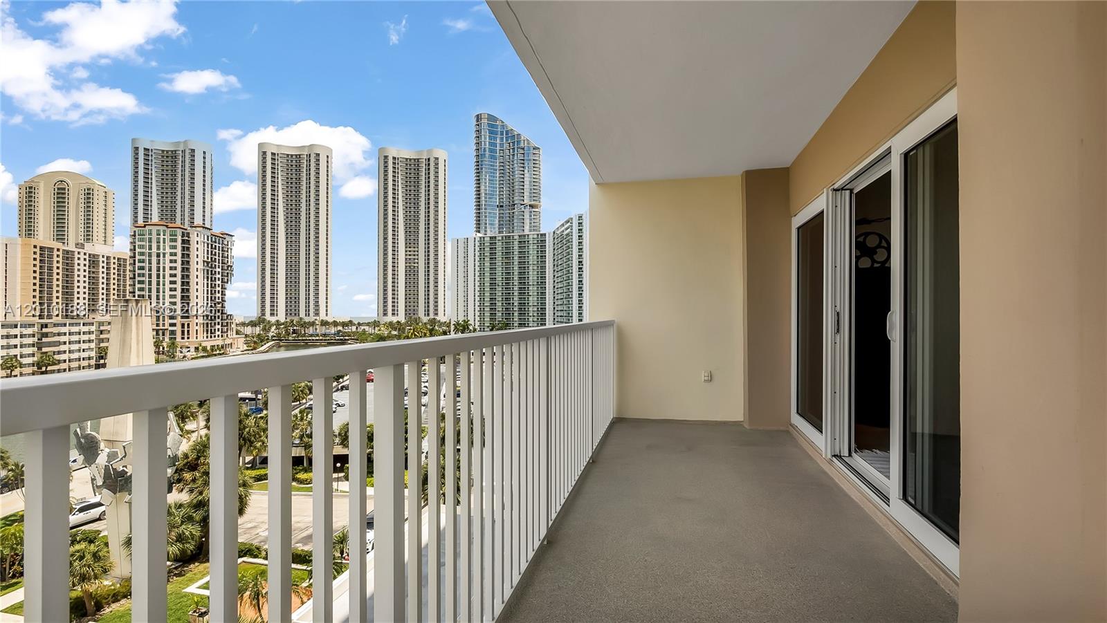 ARLEN HOUSE CONDO - Residential
