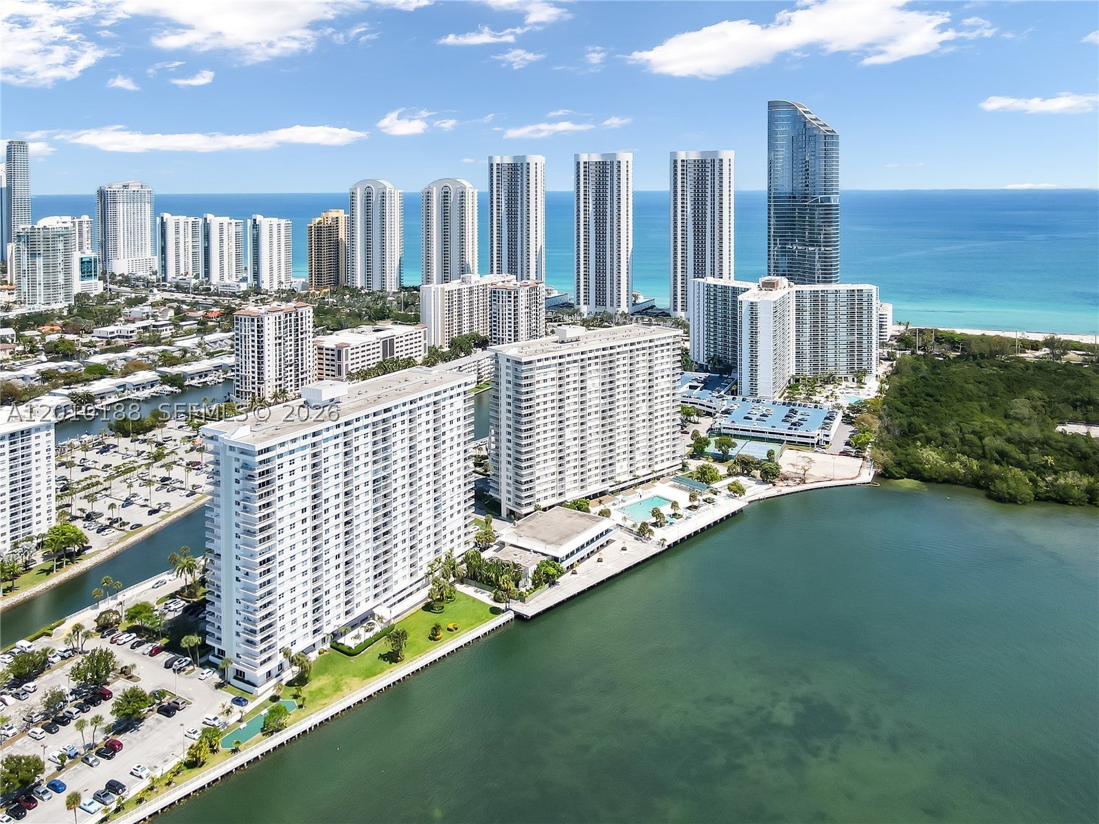 300 Bayview Dr 605