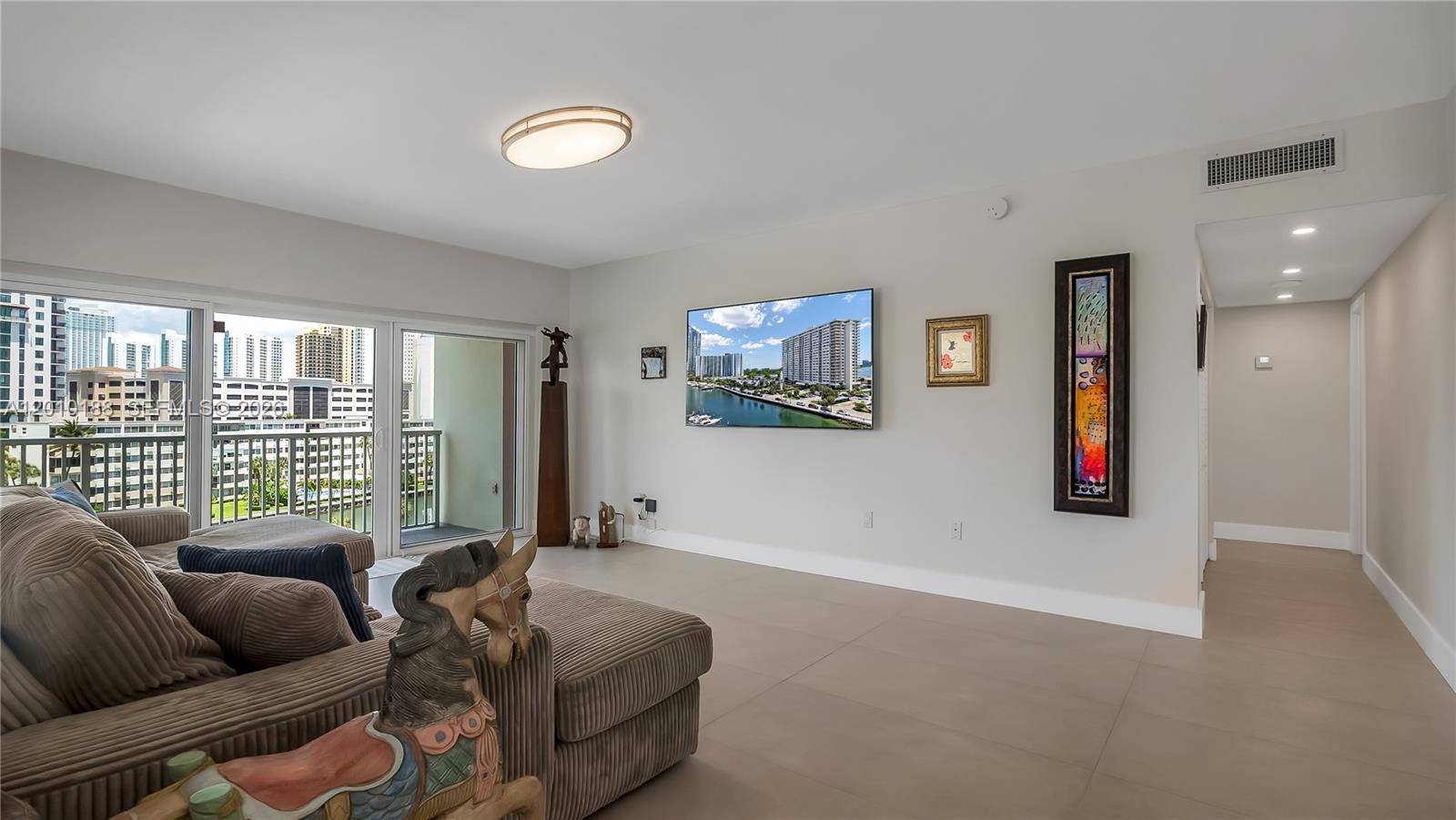 ARLEN HOUSE CONDO - Residential