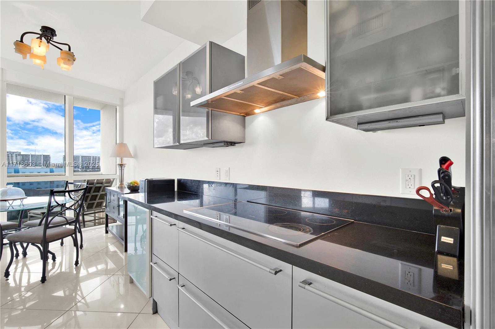 TRUMP ROYALE CONDO - Residential