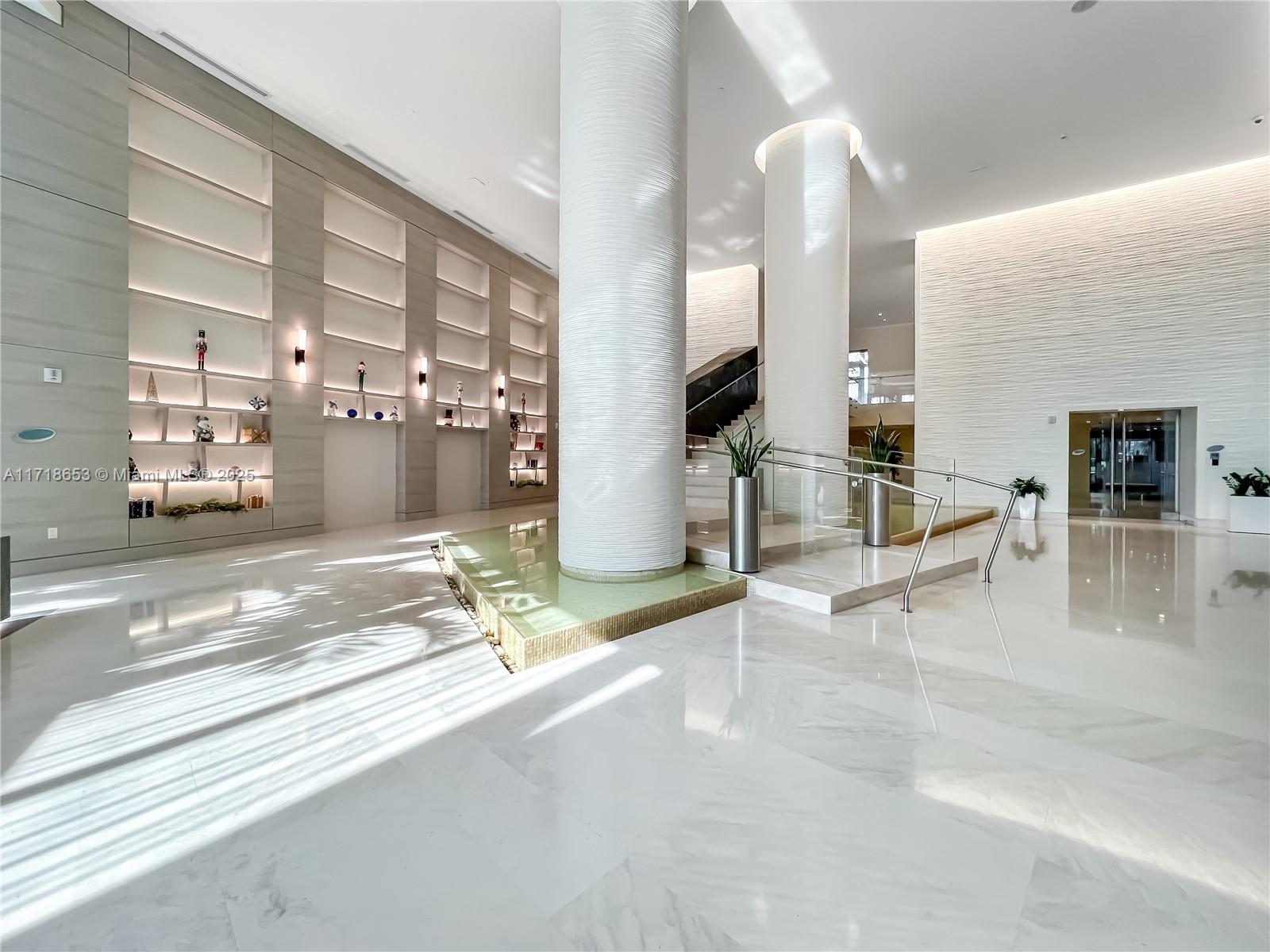 TRUMP ROYALE CONDO - Residential