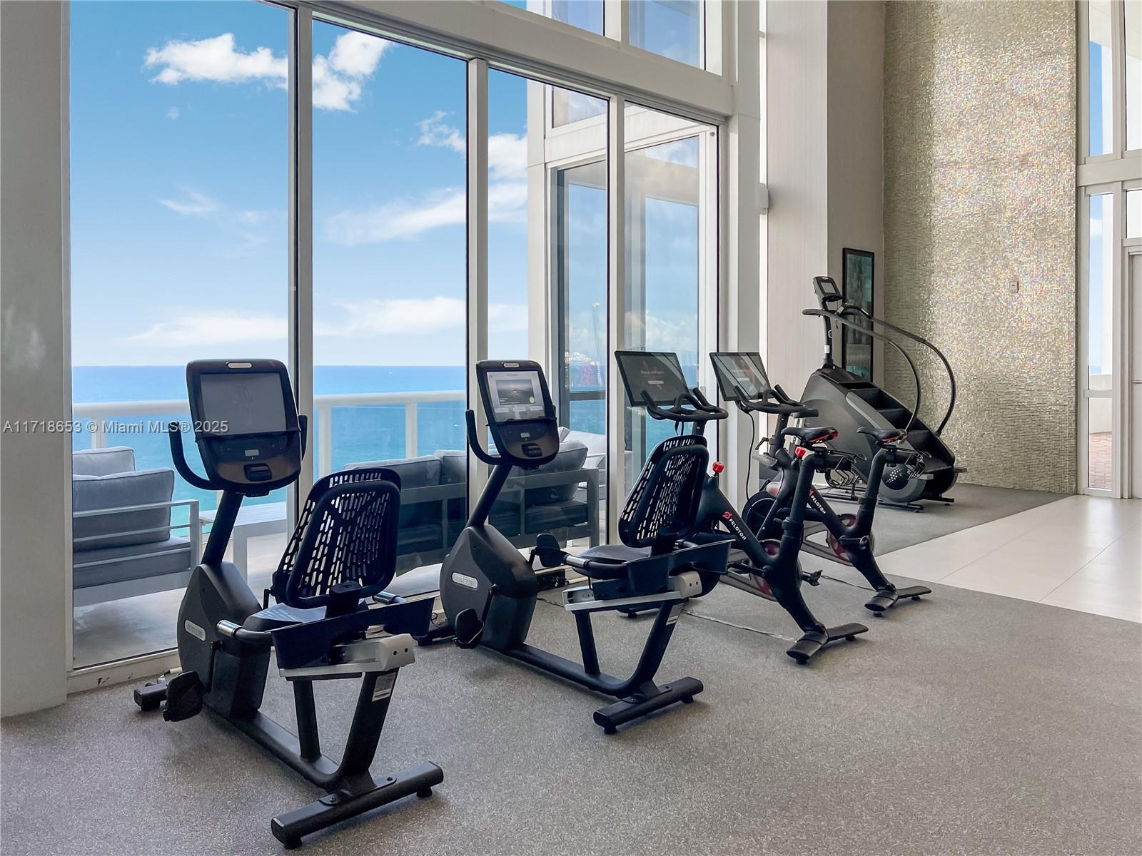 TRUMP ROYALE CONDO - Residential